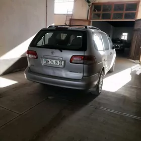 Toyota Sienna 2002