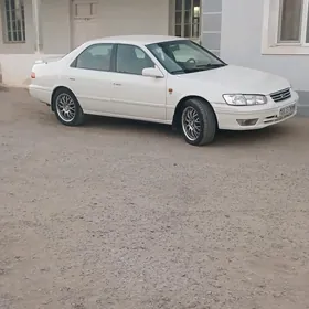 Toyota Camry 2000