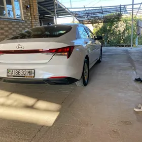 Hyundai Elantra 2021