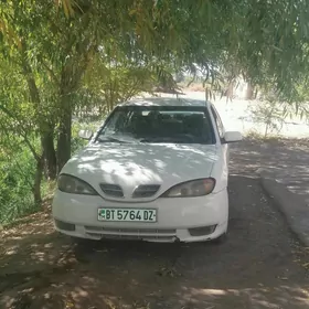 Nissan Primera 2000