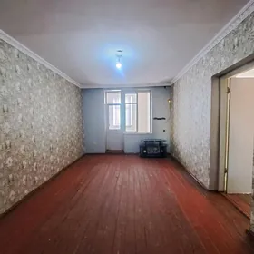 Цент мкр 3 этаж 4 ком