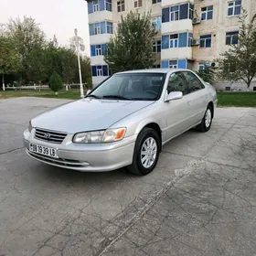 Toyota Camry 2001
