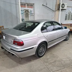 BMW E39 2000