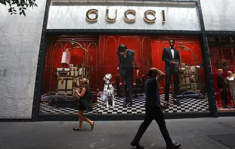 Ýewropa Bileleşigi Gucci, Chloé we Loewe brendlerine 157 mln ýewro jerime saldy