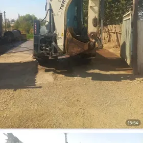 JCB 3CX Pothole Master 2010
