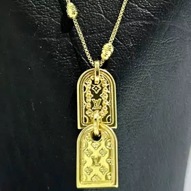 gyzyl sepocka louis vuitton