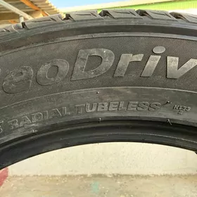 TEKER PAKRISKA KIA SORENTO 235/55/19