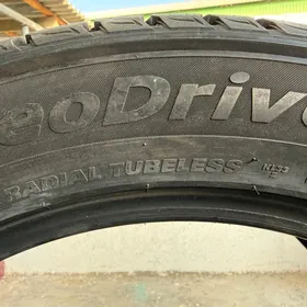 TEKER PAKRISKA KIA SORENTO 235/55/19