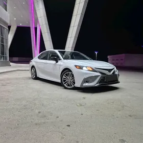 Toyota Camry 2021