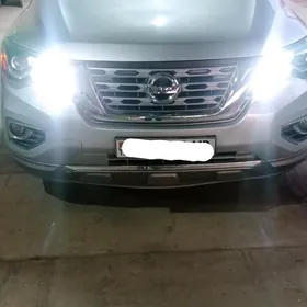 Nissan Pathfinder 2019