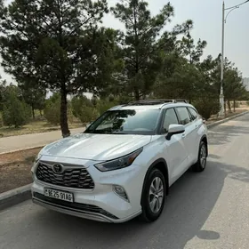 Toyota Highlander 2023