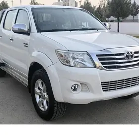 Toyota Hilux 2015