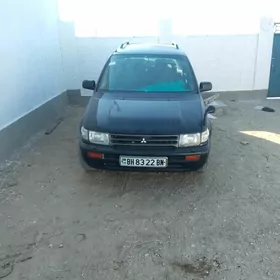 Mitsubishi RVR 1996
