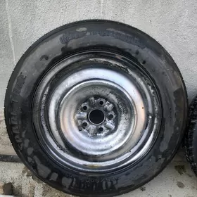 zapasgalar we tekerler satlyk