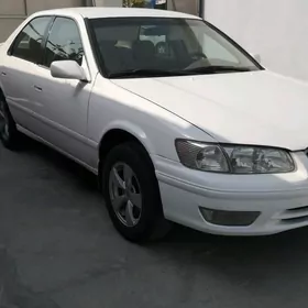 Toyota Camry 1999