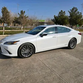 Lexus ES 300h 2023