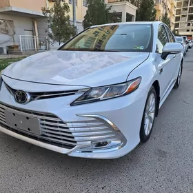 Toyota Camry 2020