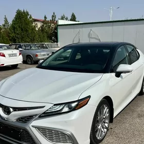 Toyota Camry 2023