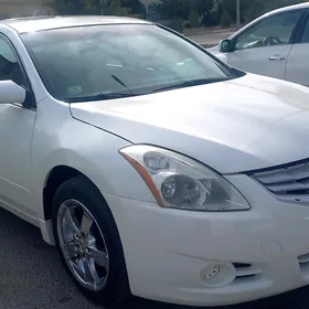 Nissan Altima 2010