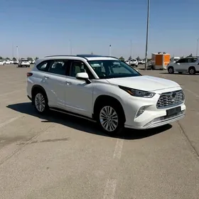 Toyota Highlander 2021