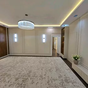 4 MKR LUX JAY 4KOM 3EDELEN 1ET