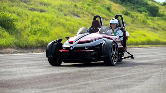 Yamaha создала трицикл с полноуправляемым шасси