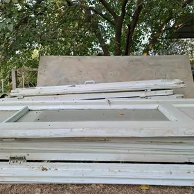 рамы деревянные и дверь