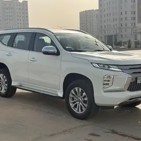 Mitsubishi Montero Sport 2023