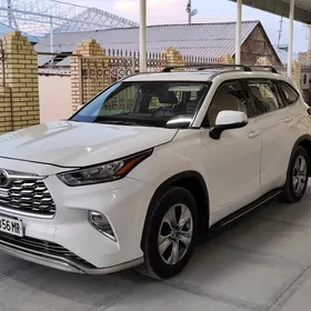Toyota Highlander 2021