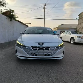 Hyundai Elantra 2021