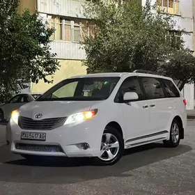 Toyota Sienna 2012