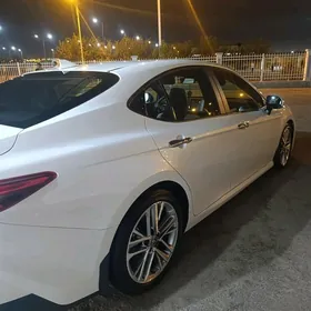 Toyota Camry Hybrid 2024