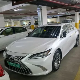 Lexus ES 350 2022
