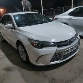 Toyota Camry 2017
