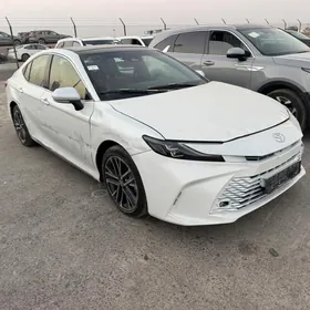 Toyota Camry 2025