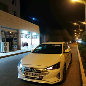 Hyundai Elantra 2020