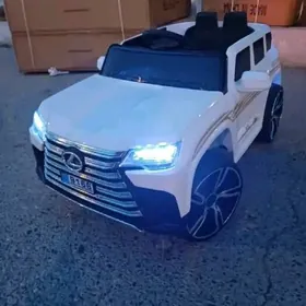 Leksus L X