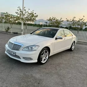 Mercedes-Benz S-Class 2009