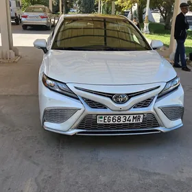 Toyota Camry 2021