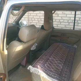 Infiniti QX4 1999
