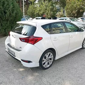 Toyota Corolla 2015