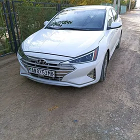 Hyundai Elantra 2020