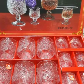 Набор.Бокалы и рюмки.