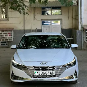 Hyundai Elantra 2022
