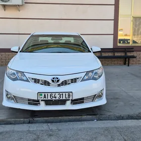 Toyota Camry 2012