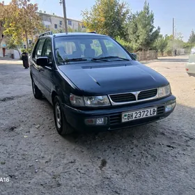 Mitsubishi Chariot 1996