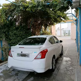 Nissan Versa 2016