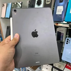 iPad  256gb batrey 83%