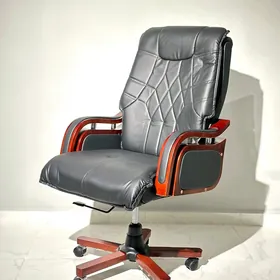 Drektrsky ofisni kresla