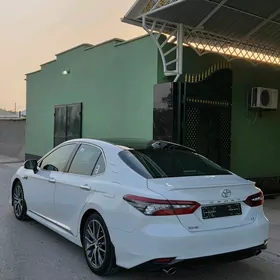 Toyota Camry 2020